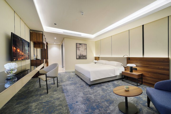Room 10 of 64