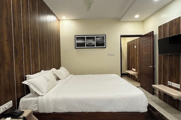 Room 3 of 10
