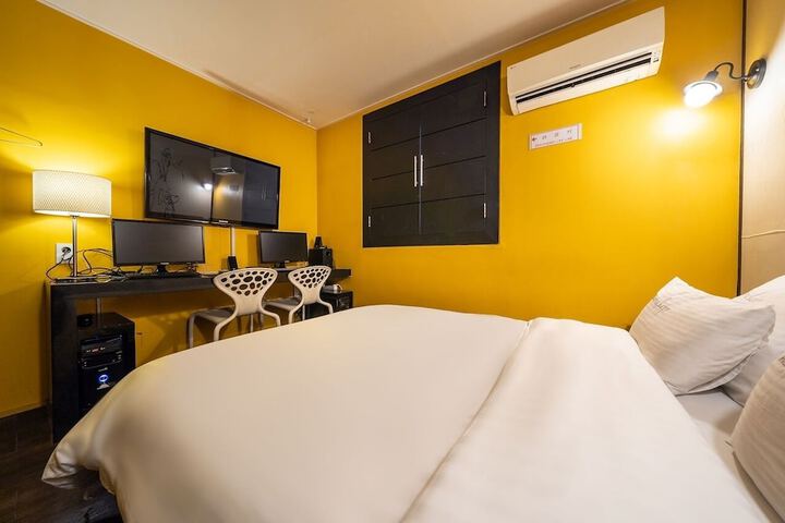 Room 20 of 30
