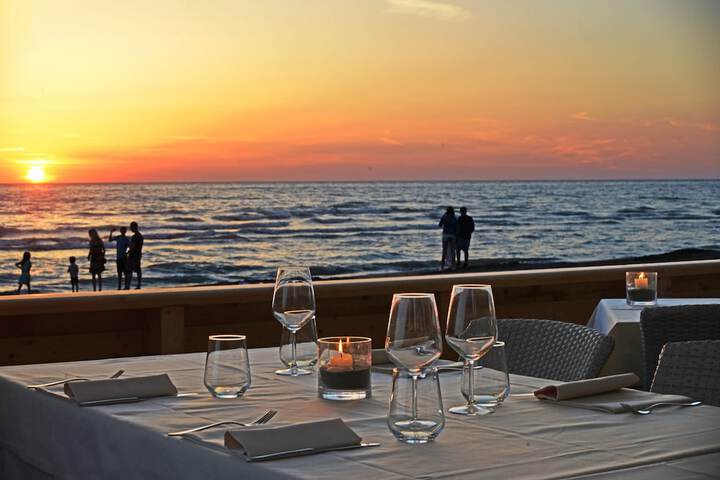 Dining 111 of 159