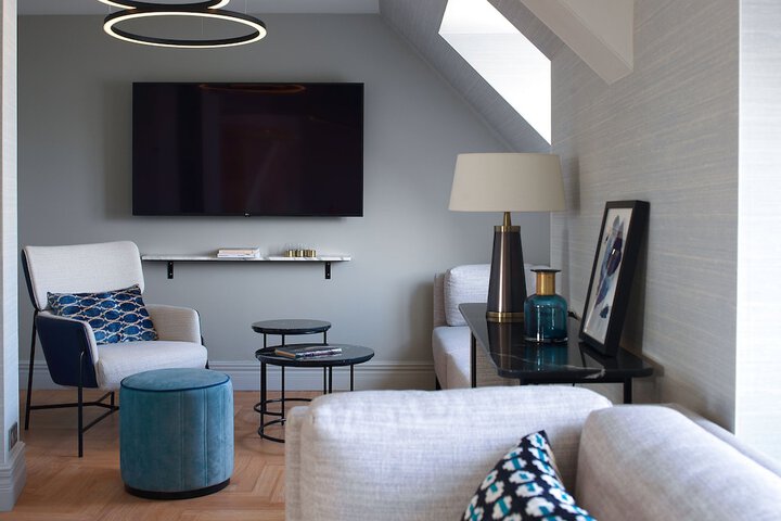 Lounge 117 of 168