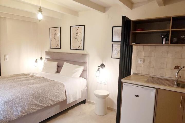 Room 16 of 36