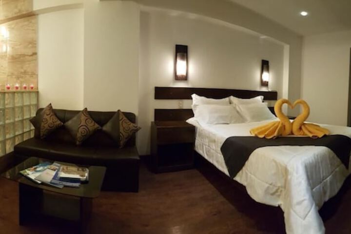 Room 15 of 36