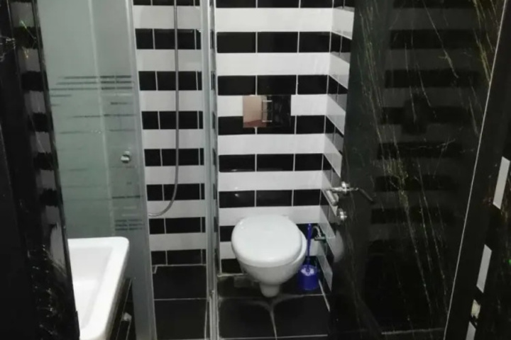 Room 7 of 11