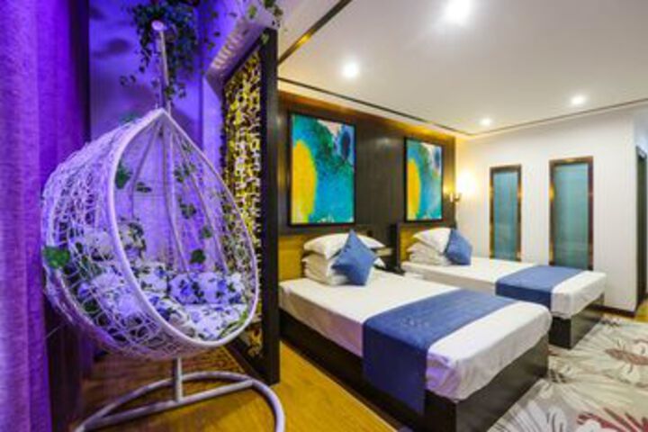 Room 5 of 23