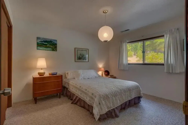 Room 2 of 19