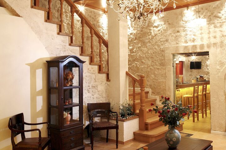 Entrance & Lobby