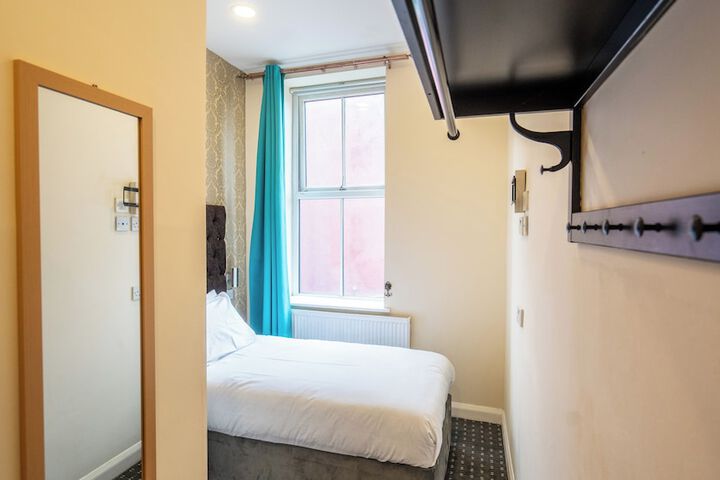 Room 18 of 43
