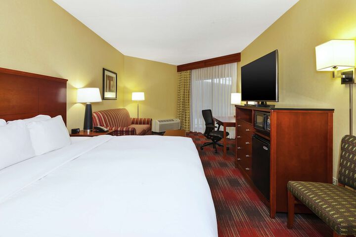 1 King Bed (19 of 26)