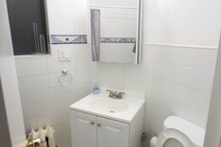 Room 2 of 79