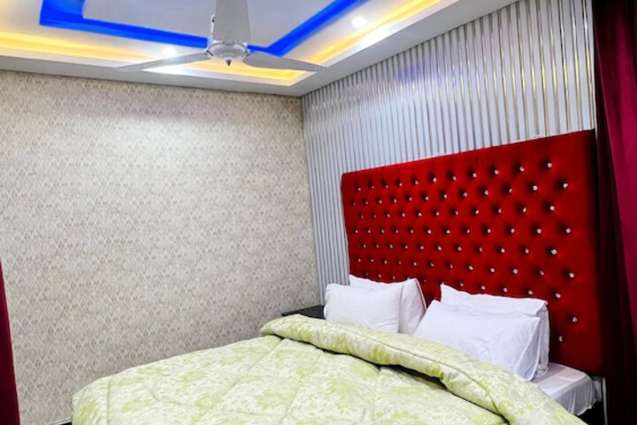 Room 9 of 24