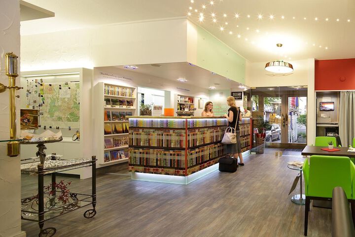 Guest Lobby