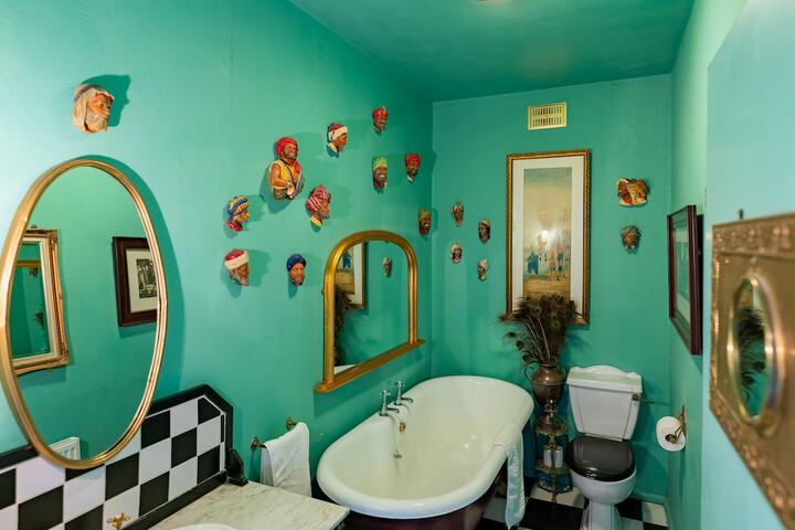 Room 79 of 108