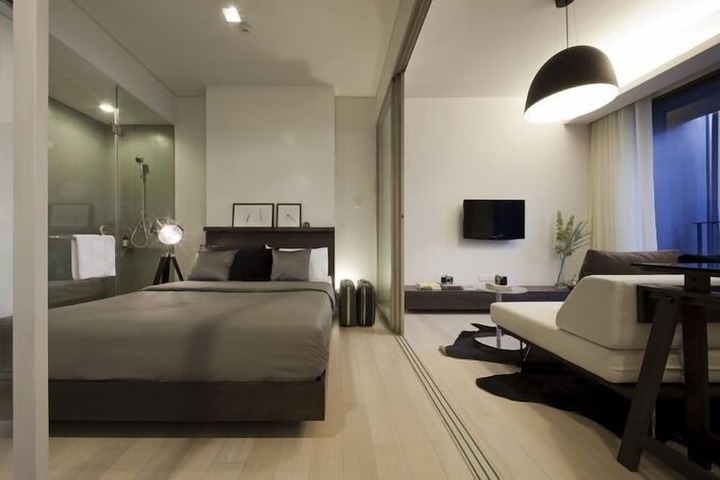 Room 8 of 36