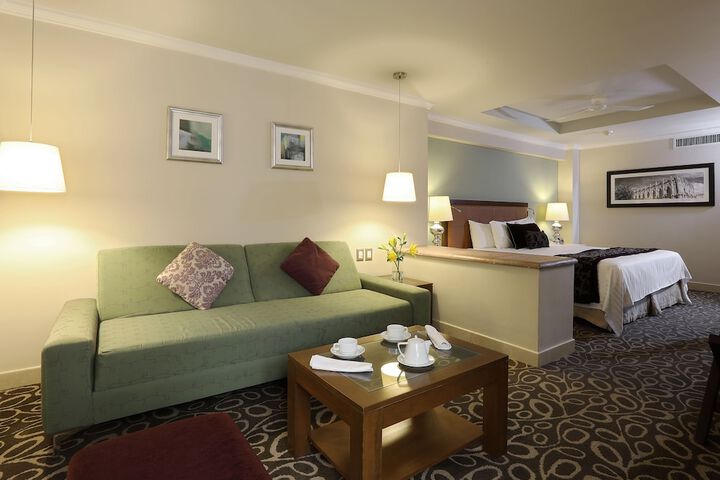 Room 4 of 44
