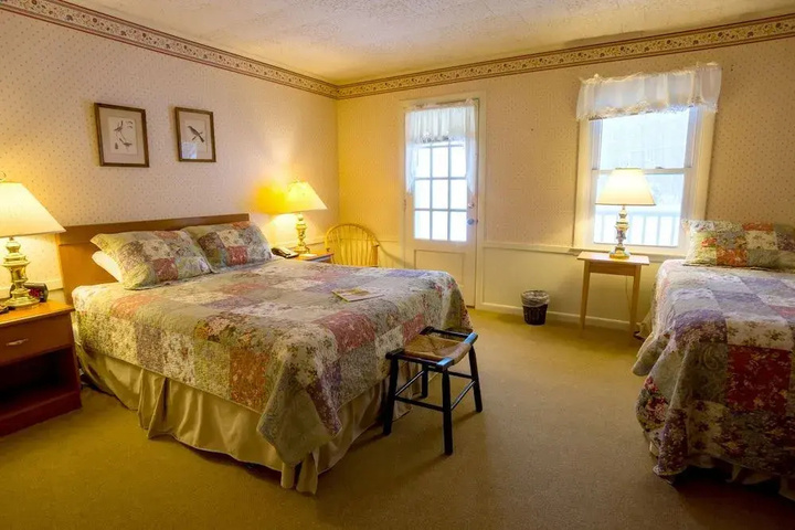 Room 3 of 12