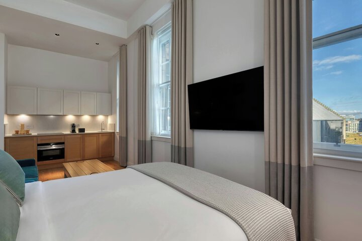 Room 106 of 263
