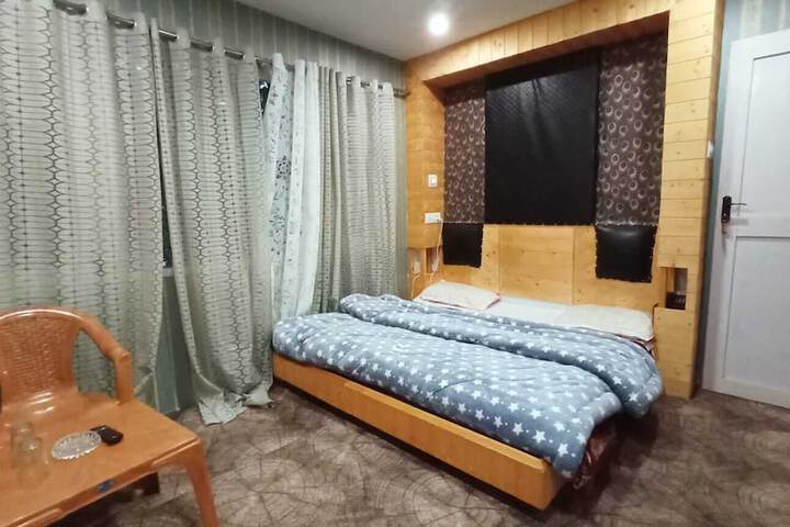 Room 7 of 35