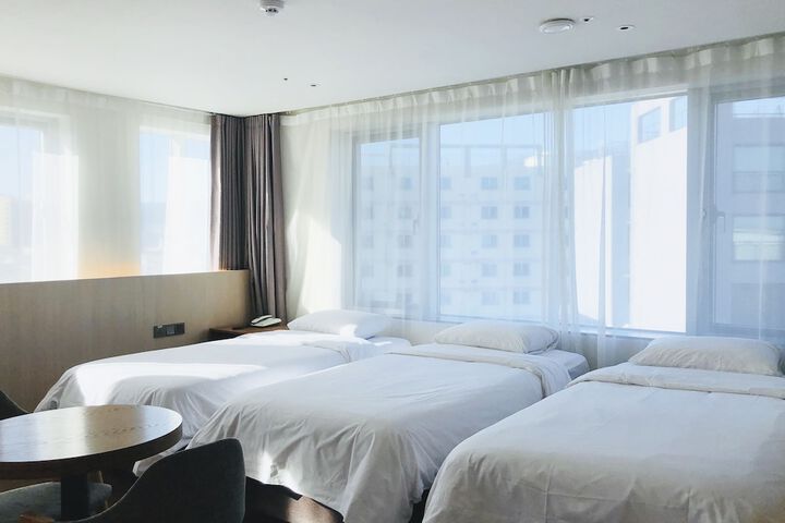 Room 10 of 84