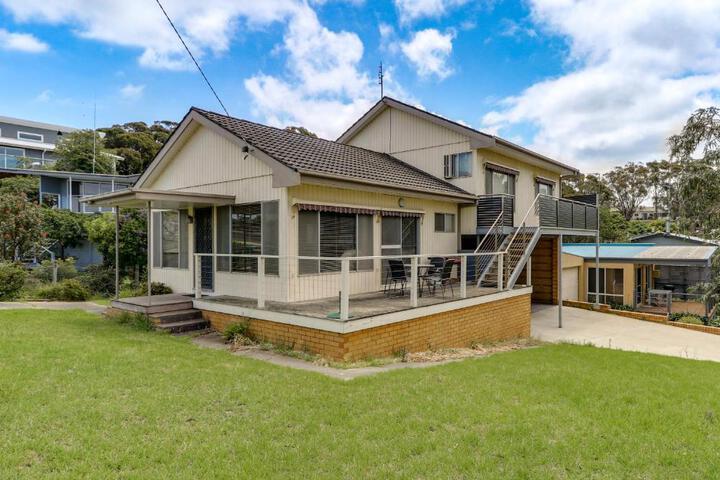 Stradbroke - Central Metung Escape