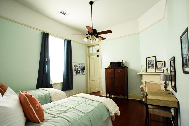 Room 33 of 39