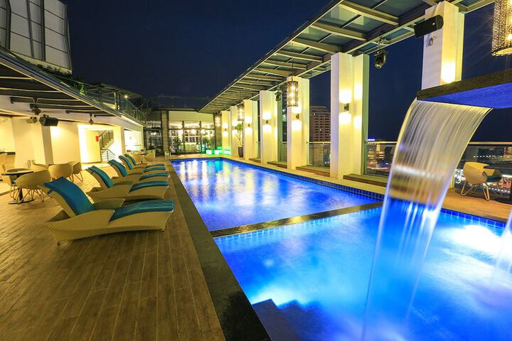 Pool 37 of 70