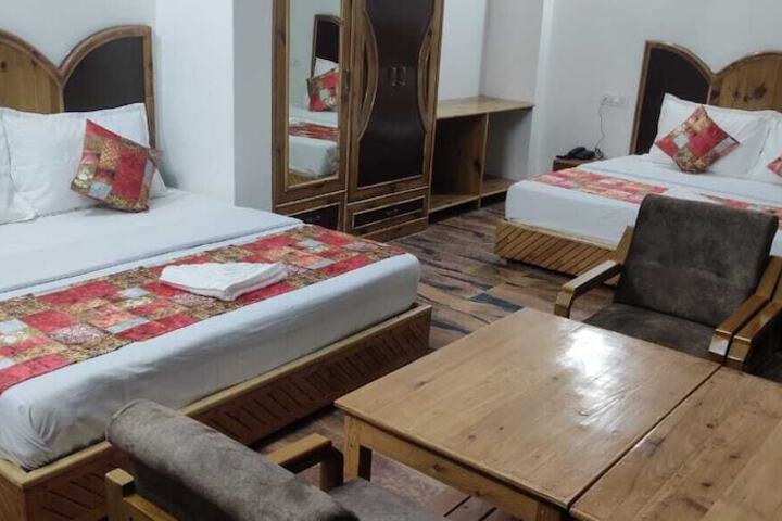 Room 4 of 6