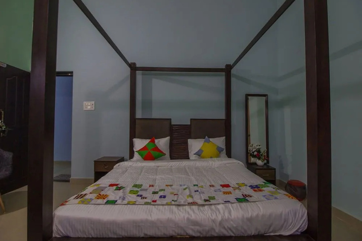 Room 3 of 9