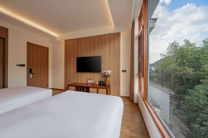Room 28 of 80