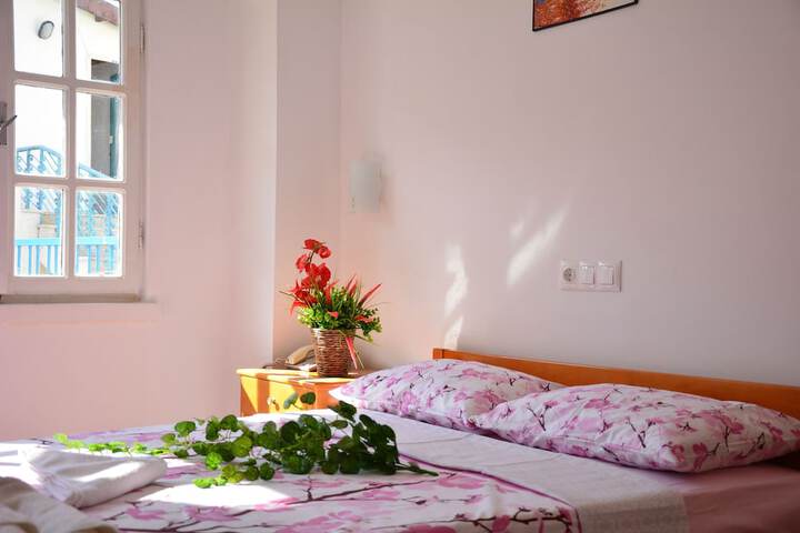 Room 30 of 91