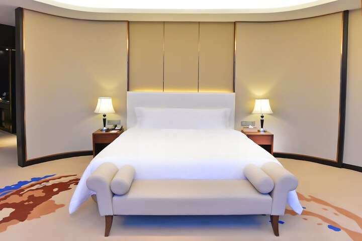 Room 12 of 44