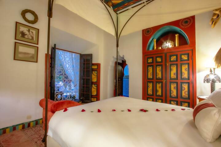 Room 25 of 104