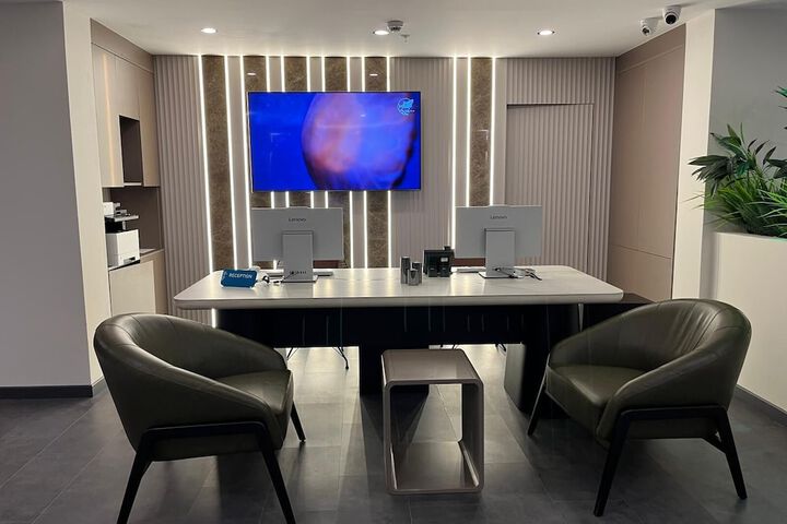 Entrance & Lobby