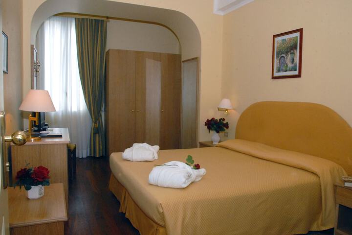 Room 5 of 71