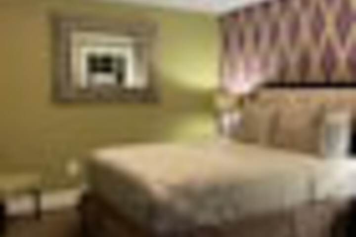 Room 41 of 285