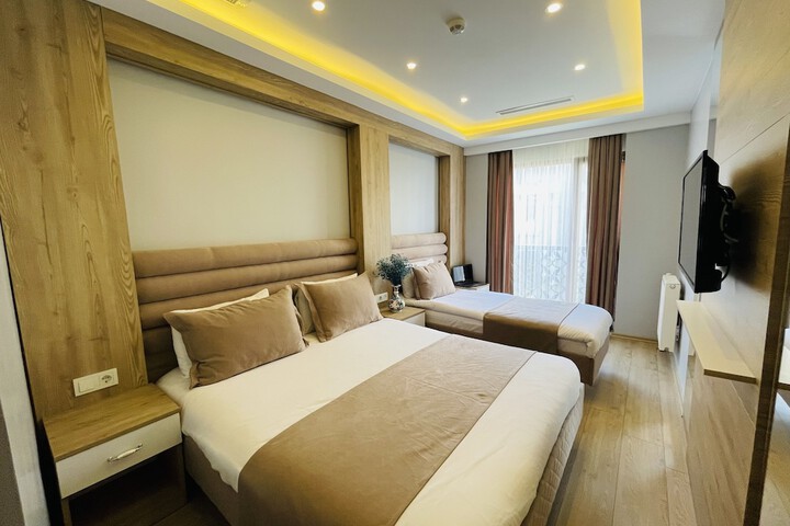 Room 21 of 34