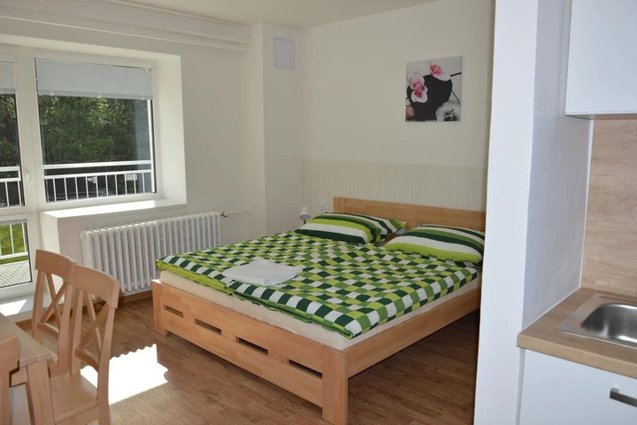 Room 3 of 10