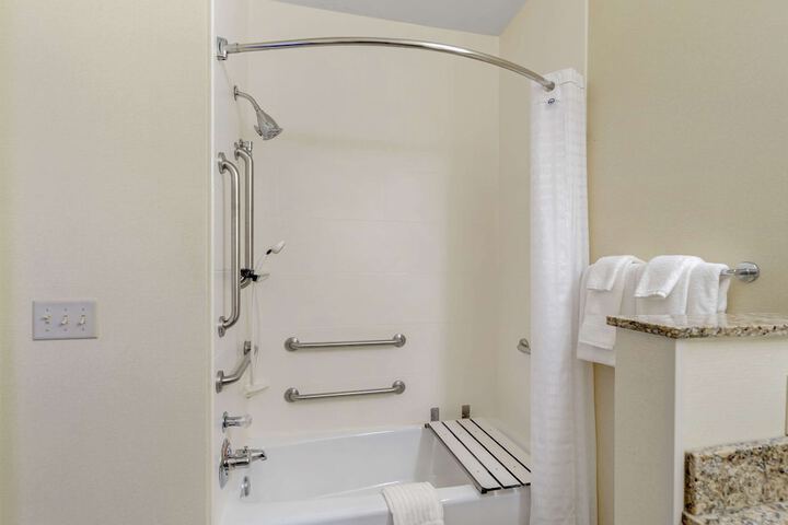2 Queen Beds Suite (1 of 12)