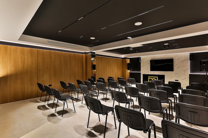 Business Center 187 of 198