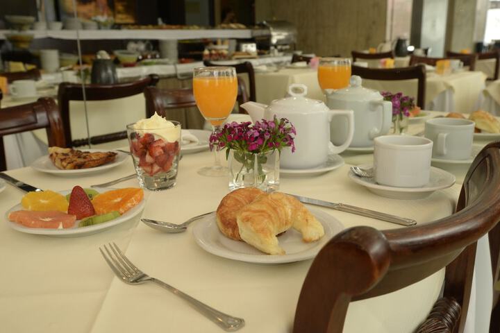 Breakfast area