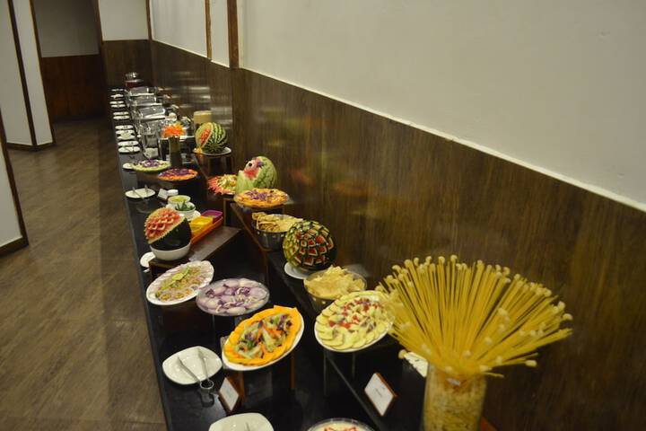 Dining 50 of 68