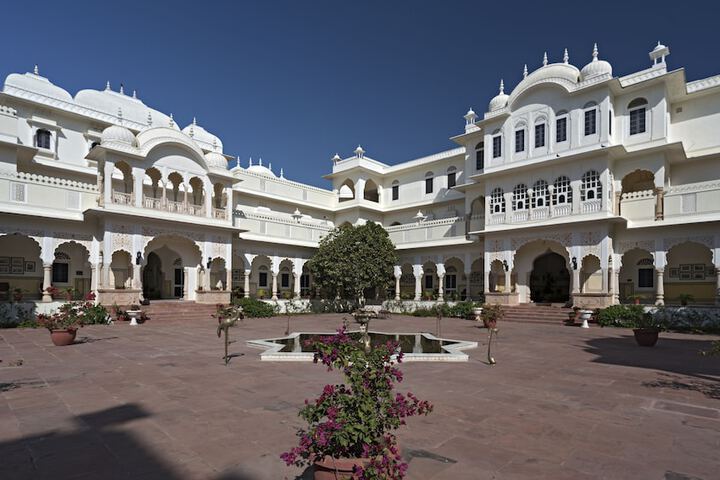 Hotel Exterior 68 of 110