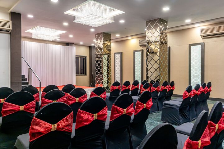Ballroom/Hall 45 of 54
