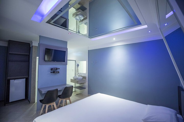 Room 17 of 20