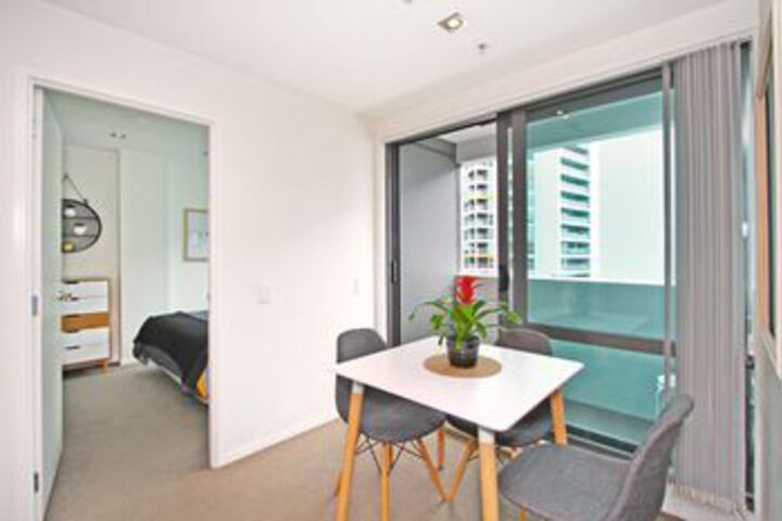 Room 9 of 20