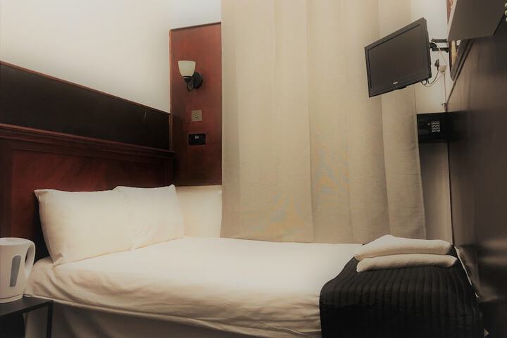 Room 70 of 127