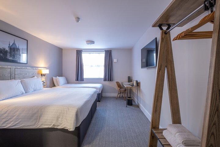 Room 8 of 30