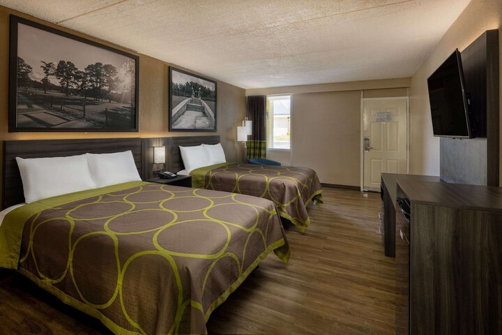 2 Double Beds (8 of 9)