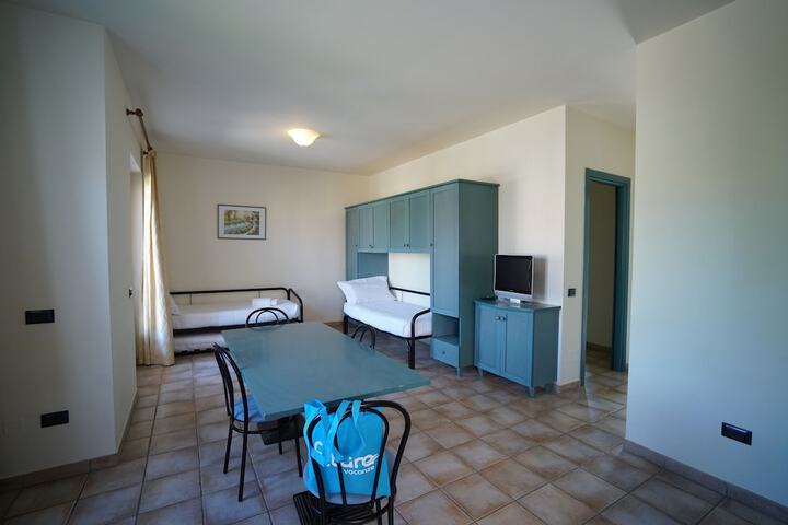 Room 8 of 37