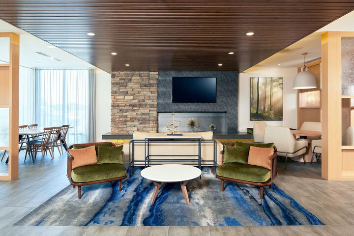 Lobby lounge